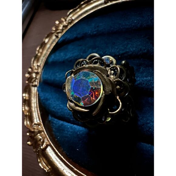 Vintage Adjustable Aurora Borealis Crystal Flower Ring Brass Filigree Size 7+ - Picture 10 of 10